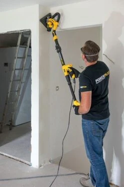 Powerplus POWX0477 Telescopische Wandschuurmachine - 710W - Ø225mm - Incl. 2 Schuurkoppen (rond En Driehoek), 6x Schuurpapier En Stofzak - Voor Plafond En Muur -WerkPro Verkoopwinkel 800x1200 17