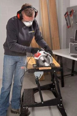 Powerplus POWESET4 Elektrische Cirkelzaag - 1200W - Zaagblad 185mm - Incl. Parallelgeleider, Stofafzuigingaansluiting, Aluminium Gereedschapskoffer En 4 Cirkelzaagbladen Hout -WerkPro Verkoopwinkel 800x1200 20