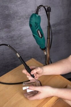 VONROC Multitool – Roterend – 160W – Flexibele As – Incl. 232-delige Accessoire Set & Opbergtas 17 VONROC Multitool – Roterend – 160W – Flexibele As – Incl. 232-delige Accessoire Set & Opbergtas -WerkPro Verkoopwinkel 800x1200 21