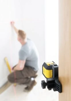 Stanley STHT77498-1 Cubix Zelfnivellerende Kruislijnlaser - 2 Lijnen - 8m -WerkPro Verkoopwinkel 841x1200 1