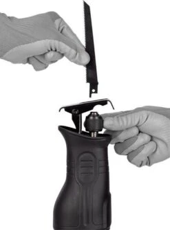 Powerplus POWX0397 Reciprozaag - Elektrische Schrobzaag - 900W - Verstelbare Hoofdhandgreep -Compact En Met Snelwisselsysteem - Incl. 2 Zaagbladen - Reciprozaagbladeren Voor Hout En Metaal -WerkPro Verkoopwinkel 884x1200 2