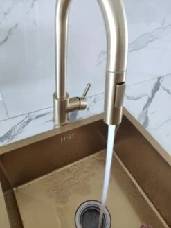 Merkloos Productgigant - Draaibare Keukenkraan - Uittrekbare Uitloop - Goud -WerkPro Verkoopwinkel 900x1200 34