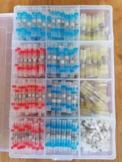 Merkloos 500 Stuks Doos Soldeerhulzen Waterdicht - Krimpkous - Lage Temperatuur - Kabelbinders - Kabelschoen - Soldeer - Kleurcode - Soldeerhuls - Kabelhuls - Set - Draad Connector - Box - Krimphuls - Heat Schrink - Soldeersok - Tin - Soldeertin -Kabelschoen